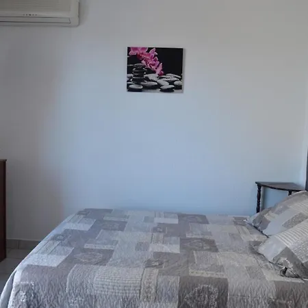 Apartment 4 Couchages Cyprien Sc610-011 *